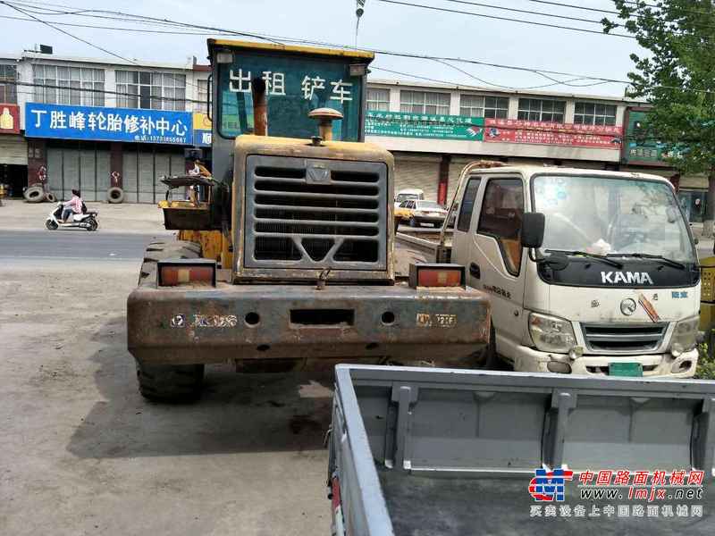 租赁起重机：施工中的隐形守护者